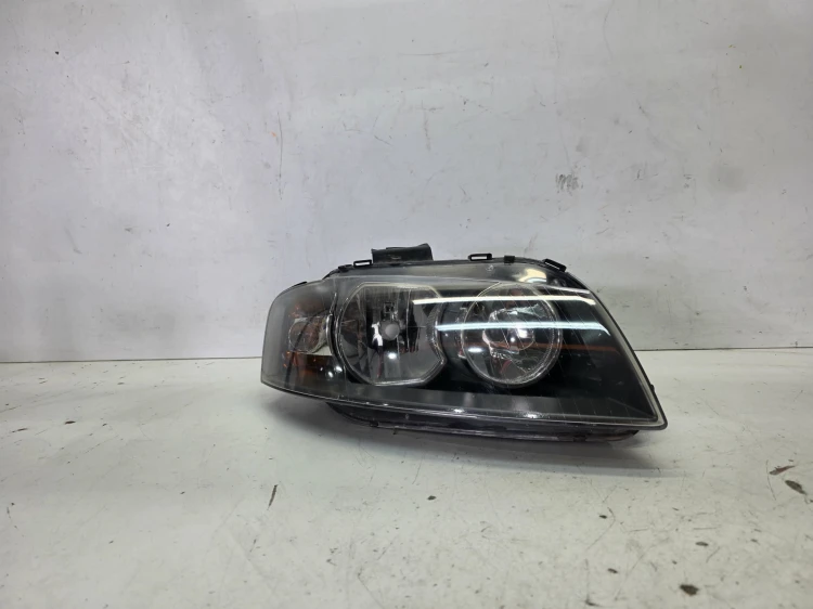 REFLEKTOR LAMPA PRAWY PRZÓD EU AUDI A3 8P DUŻY GRILL 8P0941004K 1/26