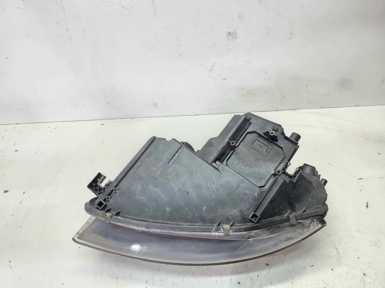 REFLEKTOR LAMPA PRAWY PRZÓD EU AUDI A3 8P DUŻY GRILL 8P0941004K 1/26