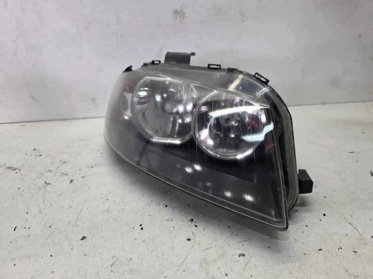 REFLEKTOR PRAWY AUDI A3 8P LIFT 8P0941004L UK ŁADNY