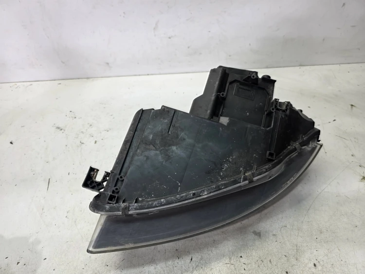 REFLEKTOR PRAWY AUDI A3 8P LIFT 8P0941004L UK ŁADNY