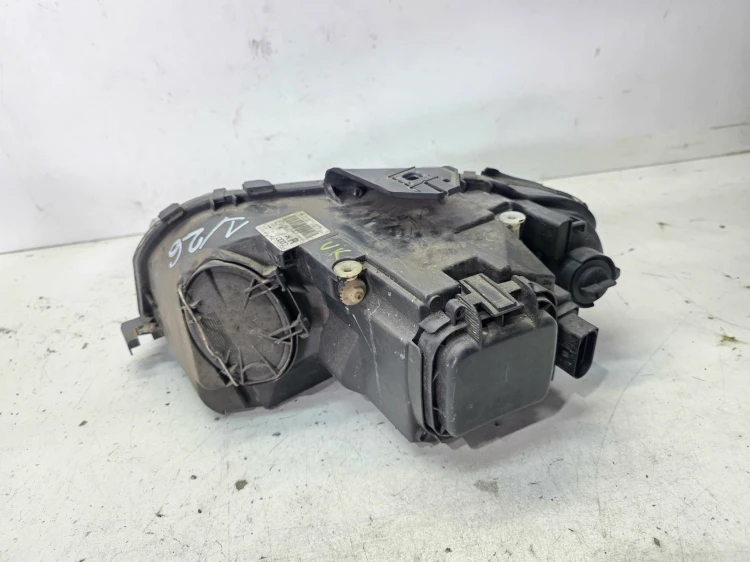 REFLEKTOR PRAWY AUDI A3 8P LIFT 8P0941004L UK ŁADNY