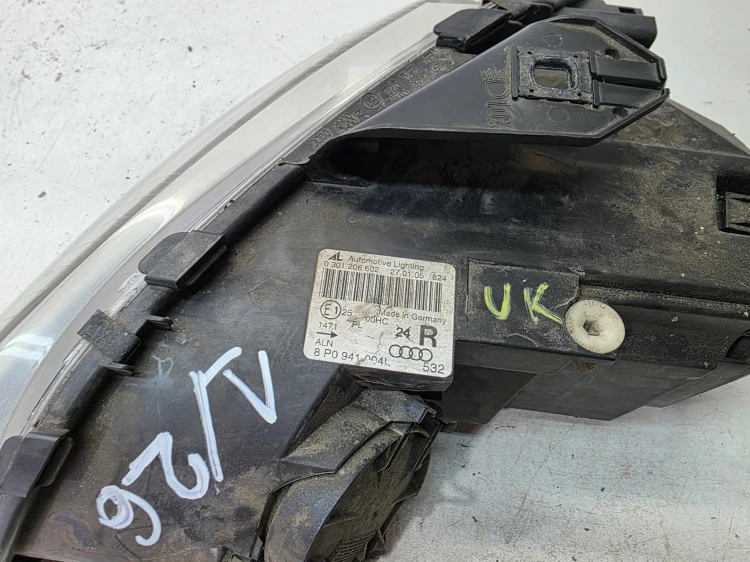 REFLEKTOR PRAWY AUDI A3 8P LIFT 8P0941004L UK ŁADNY