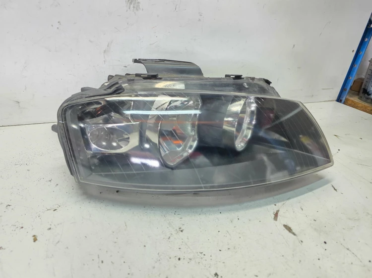 REFLEKTOR PRAWY AUDI A3 8P LIFT 8P0941004L UK ŁADNY