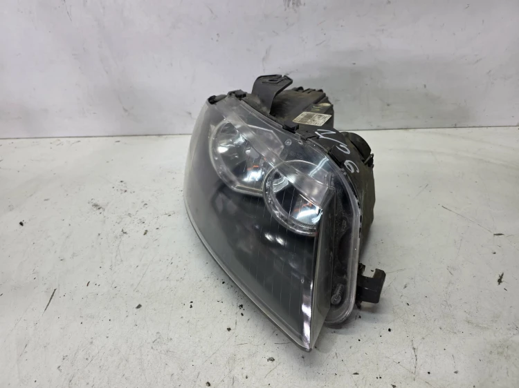REFLEKTOR PRAWY AUDI A3 8P LIFT 8P0941004L UK ŁADNY