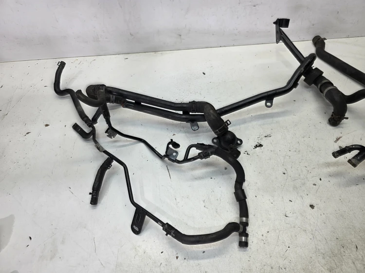 PRZEWODY WODY AUDI A3 8V VW 1.6 TDI 04L121030 5Q0121064AD 5Q0121064BB