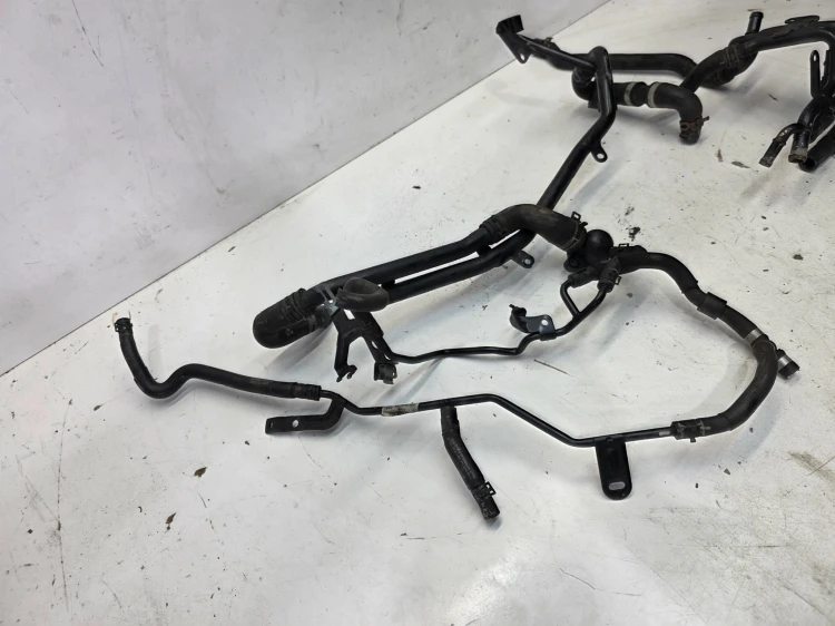 PRZEWODY WODY AUDI A3 8V VW 1.6 TDI 04L121030 5Q0121064AD 5Q0121064BB