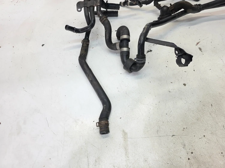 PRZEWODY WODY AUDI A3 8V VW 1.6 TDI 04L121030 5Q0121064AD 5Q0121064BB