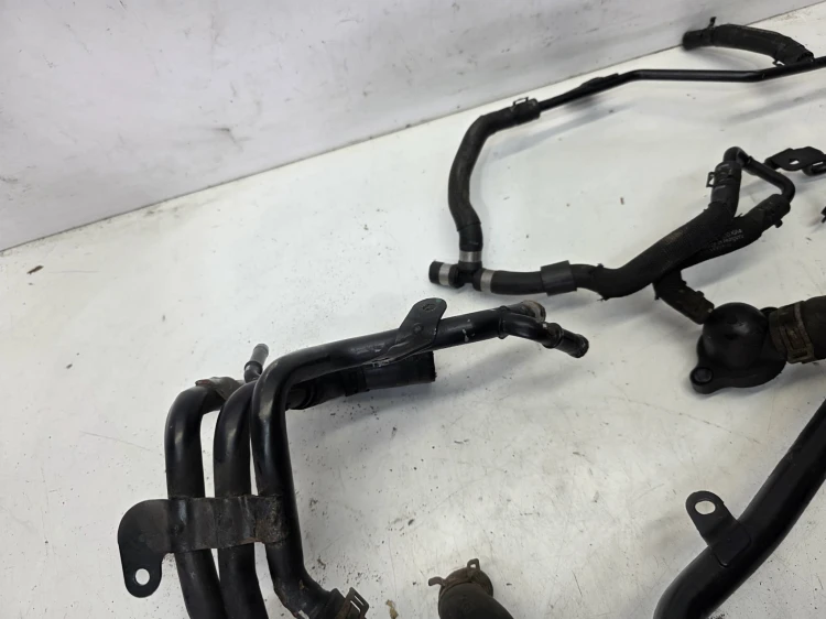PRZEWODY WODY AUDI A3 8V VW 1.6 TDI 04L121030 5Q0121064AD 5Q0121064BB