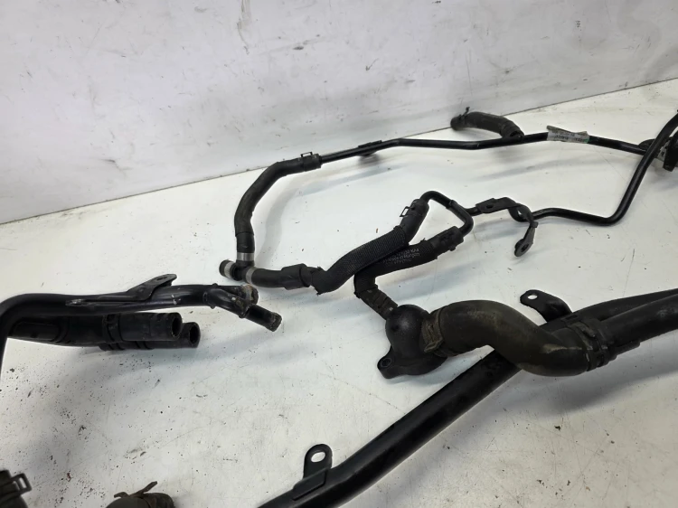 PRZEWODY WODY AUDI A3 8V VW 1.6 TDI 04L121030 5Q0121064AD 5Q0121064BB