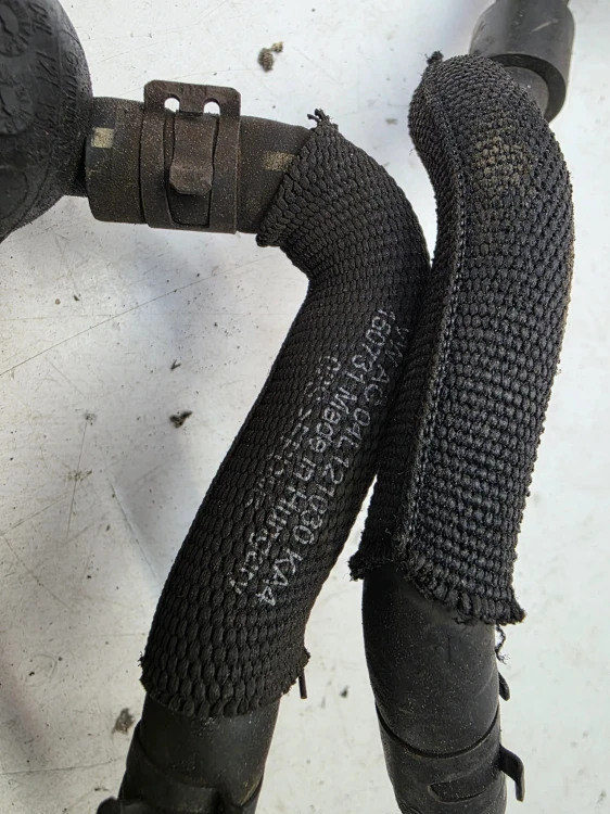 PRZEWODY WODY AUDI A3 8V VW 1.6 TDI 04L121030 5Q0121064AD 5Q0121064BB
