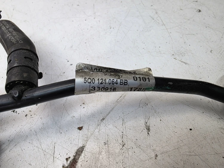 PRZEWODY WODY AUDI A3 8V VW 1.6 TDI 04L121030 5Q0121064AD 5Q0121064BB