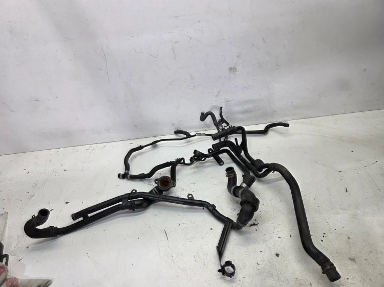 PRZEWODY WODY AUDI A3 8V VW 1.6 TDI 04L121030 5Q0121064AD 5Q0121064BB