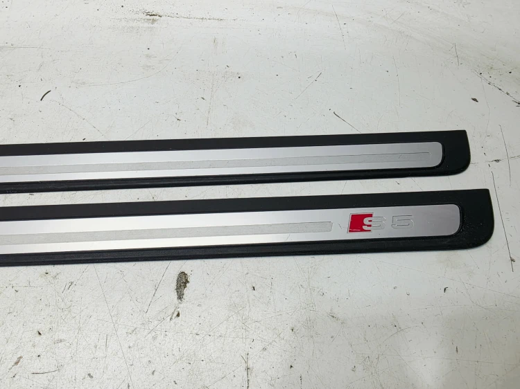 LISTWY PROGOWE LEWA + PRAWA AUDI A5 S5 8T COUPE CABRIO 8T0853373 8T0857374