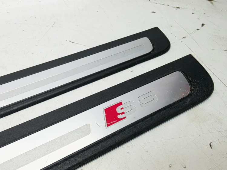 LISTWY PROGOWE LEWA + PRAWA AUDI A5 S5 8T COUPE CABRIO 8T0853373 8T0857374