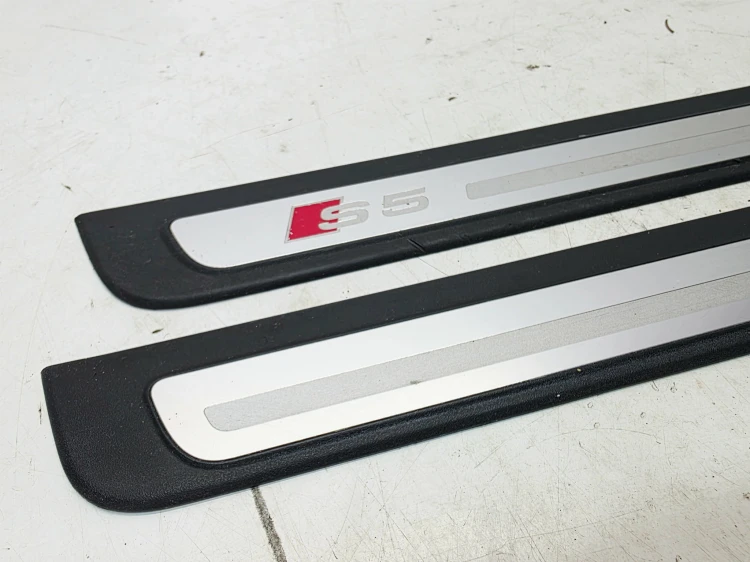 LISTWY PROGOWE LEWA + PRAWA AUDI A5 S5 8T COUPE CABRIO 8T0853373 8T0857374