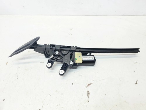 SIŁOWNIK PODAJNIKA PASA PRAWY PRZÓD AUDI A5 8F CABRIO 8F0857760