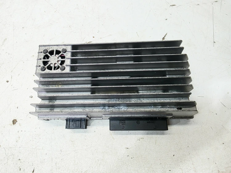 WZMACNIACZ RADIA BANG & OLUFSEN AUDI A5 S5 8F CABRIO 8F0035223C
