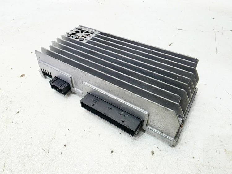 WZMACNIACZ RADIA BANG & OLUFSEN AUDI A5 S5 8F CABRIO 8F0035223C