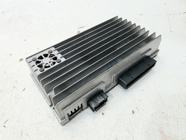 WZMACNIACZ RADIA BANG & OLUFSEN AUDI A5 S5 8F CABRIO 8F0035223C
