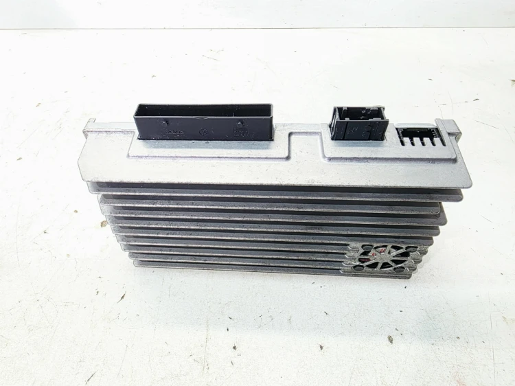 WZMACNIACZ RADIA BANG & OLUFSEN AUDI A5 S5 8F CABRIO 8F0035223C