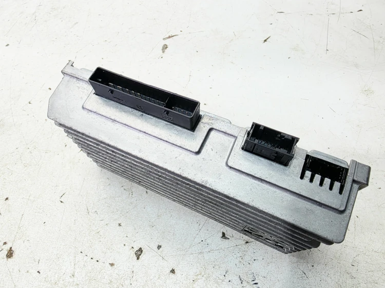 WZMACNIACZ RADIA BANG & OLUFSEN AUDI A5 S5 8F CABRIO 8F0035223C