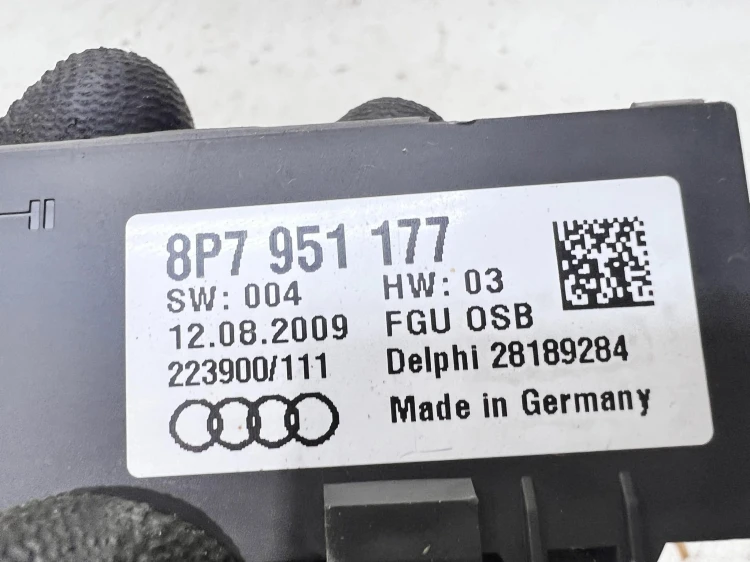 CZUJNIK RUCHU KABINY AUDI A3 8P A5 8F CABRIO 8P7951177