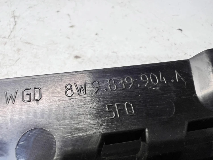 NAKŁADKA OSŁONA SŁUPKA AUDI A4 B9 P T 8W9839904A 1/26