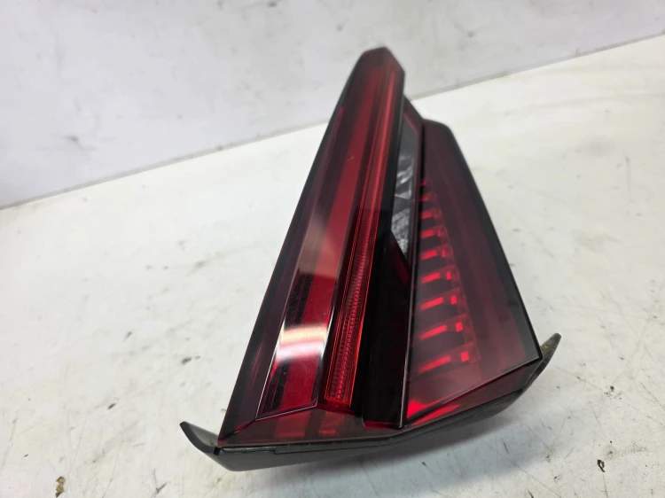 LAMPA LEWY TYŁ LED W KLAPĘ AUDI A5 8F SPORTBACK 8W6945093G