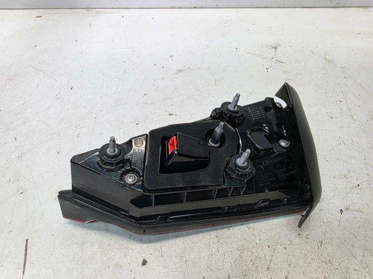 LAMPA LEWY TYŁ LED W KLAPĘ AUDI A5 8F SPORTBACK 8W6945093G