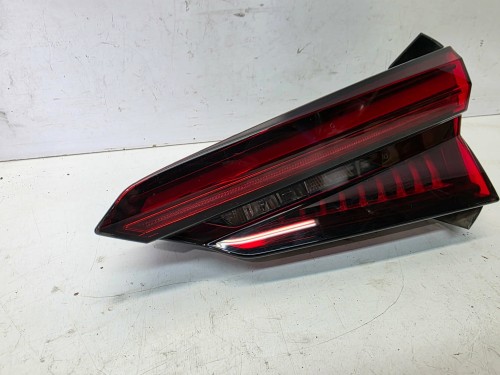 LAMPA PRAWY TYŁ LED W KLAPĘ AUDI A5 8F SPORTBACK 8W6945094G