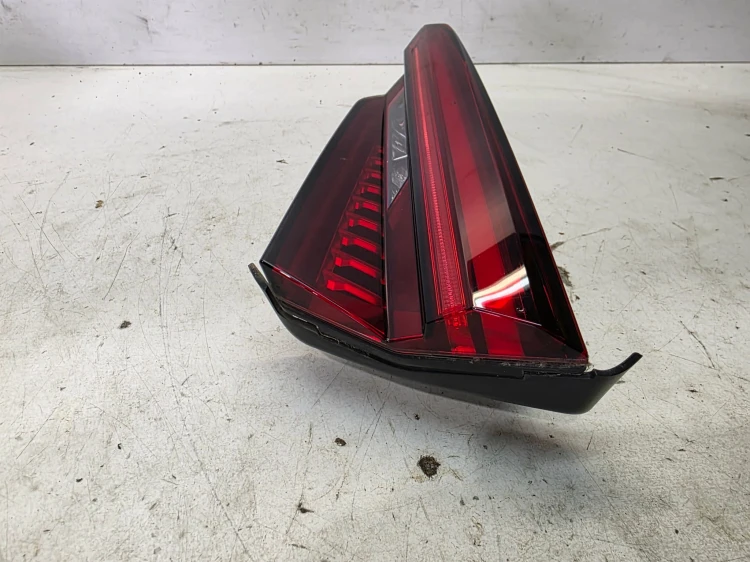 LAMPA PRAWY TYŁ LED W KLAPĘ AUDI A5 8F SPORTBACK 8W6945094G
