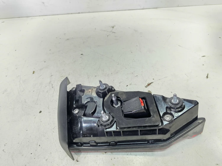 LAMPA PRAWY TYŁ LED W KLAPĘ AUDI A5 8F SPORTBACK 8W6945094G