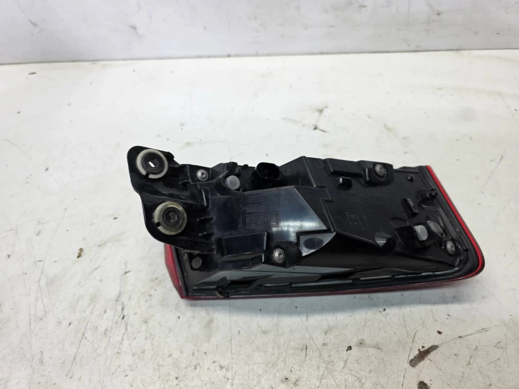 LAMPA PRAWY TYŁ LED W BŁOTNIK AUDI A5 8F SPORTBACK 8W6945092J