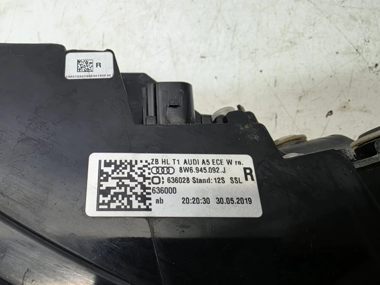 LAMPA PRAWY TYŁ LED W BŁOTNIK AUDI A5 8F SPORTBACK 8W6945092J