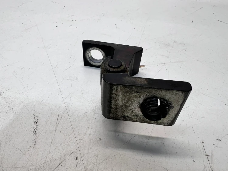 ZAWIAS DRZWI LEWY AUDI A4 B8 A5 8T Q5 8K0831401D