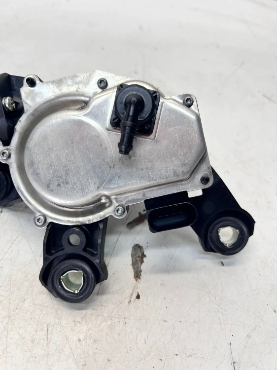 SILNICZEK WYCIERACZKI TYŁ AUDI A3 8V 8V0955711A