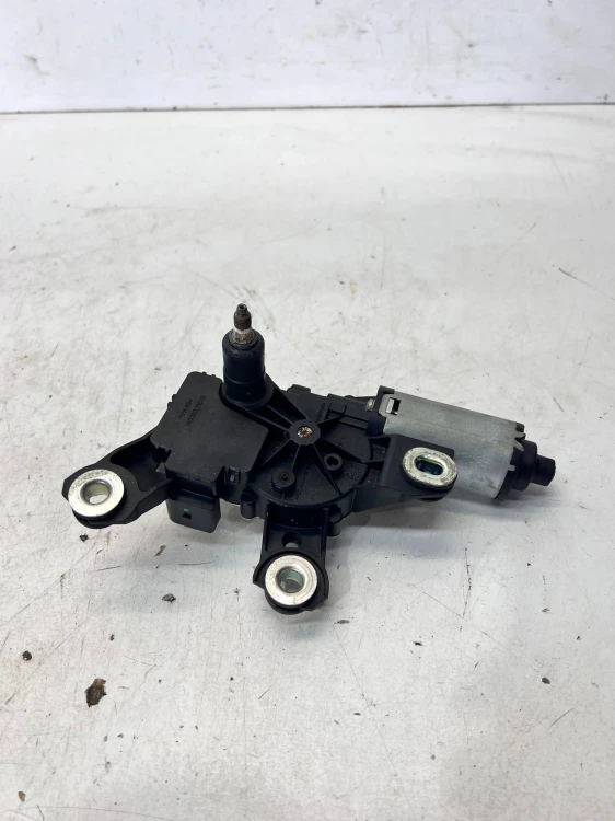 SILNICZEK WYCIERACZKI TYŁ AUDI A3 8V 8V0955711A