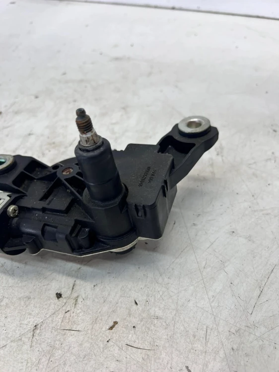 SILNICZEK WYCIERACZKI TYŁ AUDI A3 8V 8V0955711A