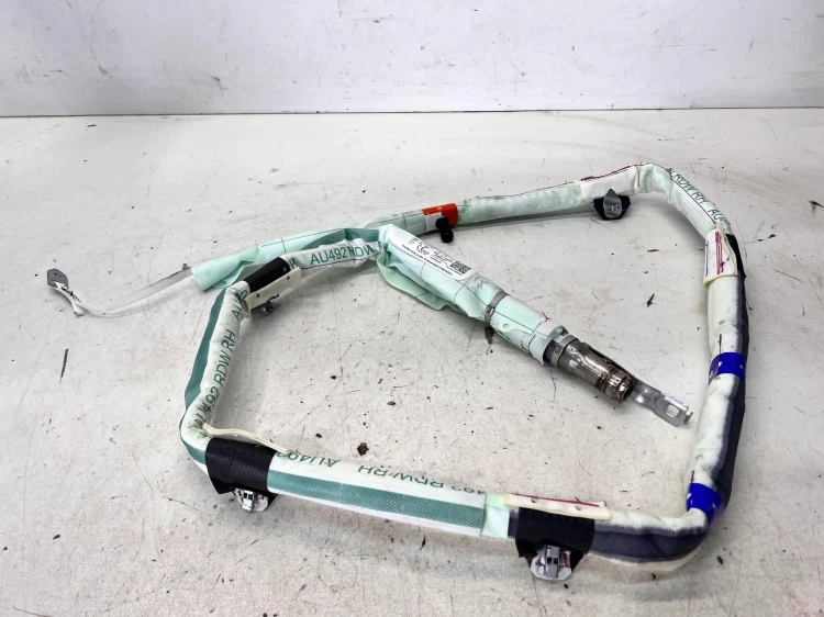 KURTYNA POWIETRZNA PRAWA AUDI A4 B9 AVANT 8W9880742F