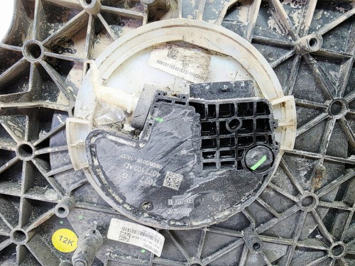 ZBIORNIK POMPA PŁYNU ADBLUE AUDI A4 B9 A5 8W 2.0 TDI 8W0131878AC