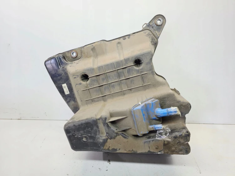 ZBIORNIK POMPA PŁYNU ADBLUE AUDI A4 B9 A5 8W 2.0 TDI 8W0131878AC
