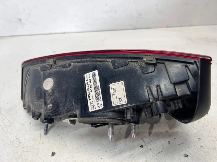 LAMPA LEWY TYŁ W KLAPĘ AUDI A4 B9 AVANT 8W9945075A