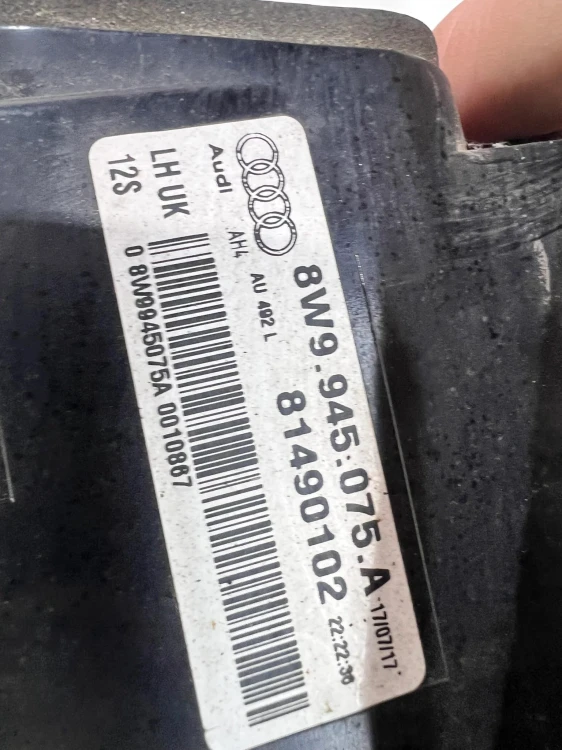 LAMPA LEWY TYŁ W KLAPĘ AUDI A4 B9 AVANT 8W9945075A