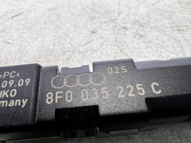 ANTENA WZMACNIACZ ANTENOWY AUDI A5 8T CABRIO 8F0035225C