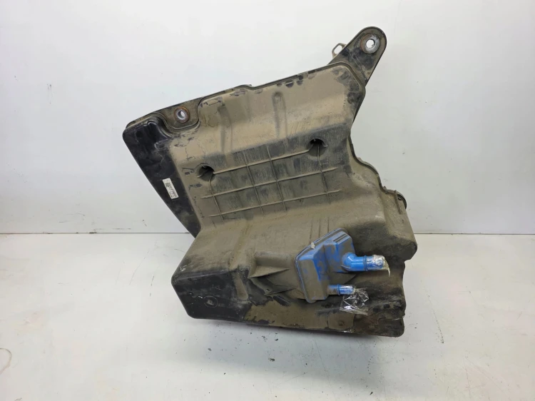 ZBIORNIK POMPA PŁYNU ADBLUE AUDI A4 B9 A5 8W 2.0 TDI 8W0131878AC