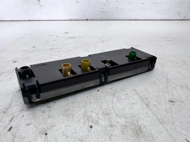 ANTENA WZMACNIACZ ANTENOWY AUDI A5 8T CABRIO 8F0035225A