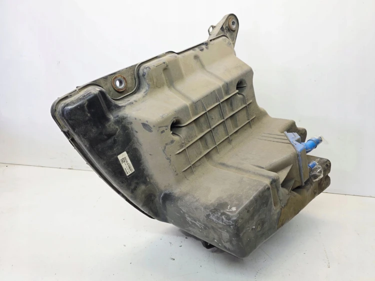 ZBIORNIK POMPA PŁYNU ADBLUE AUDI A4 B9 A5 8W 2.0 TDI 8W0131878AC