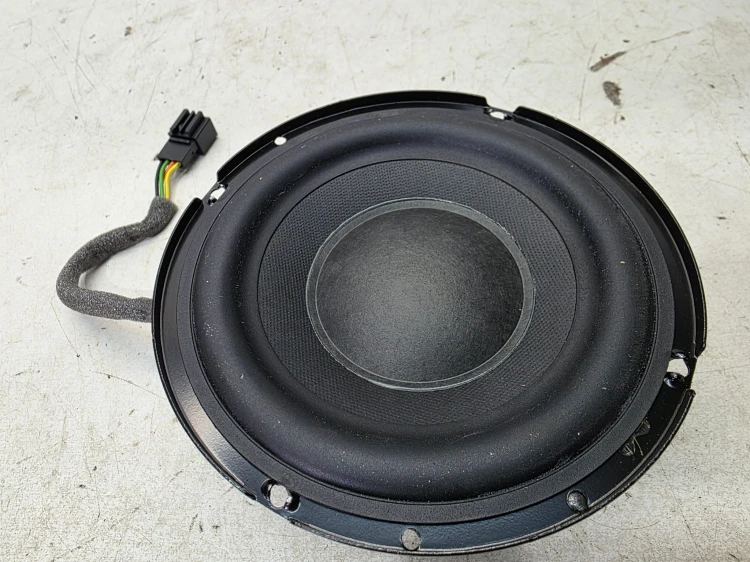 GŁOŚNIK SUBWOOFER TUBA AUDI A4 B9 AVANT A5 8W SPORTBACK 8W9035382B