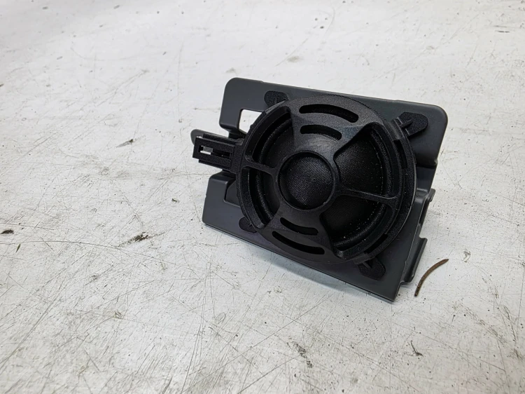 GŁOŚNIK WYSOKOTONOWY BANG PRAWY AUDI A4 B9 A5 8W6035400D
