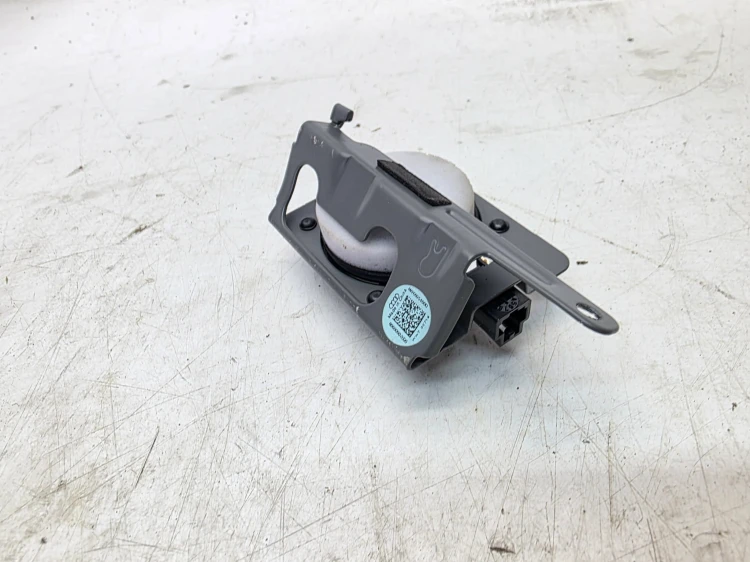 GŁOŚNIK WYSOKOTONOWY BANG PRAWY AUDI A4 B9 A5 8W6035400D